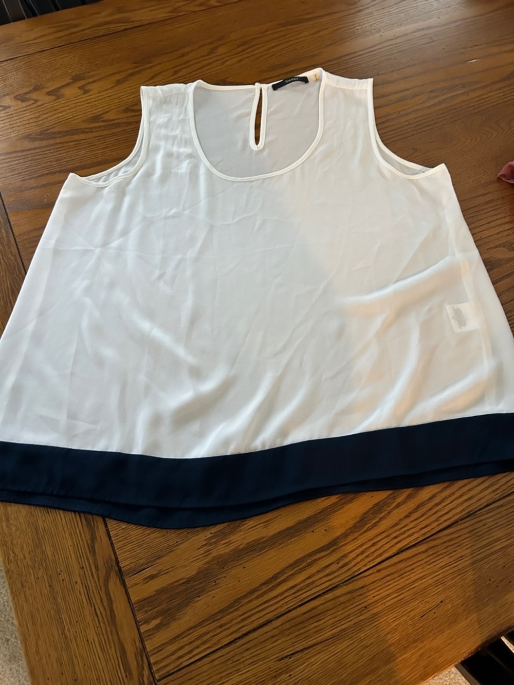 Sleeveless White and Black Hem Blouse - Classic Women's Top
